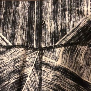LuLulemon leggings size 6! PATTERN NO LONGER SOLD
